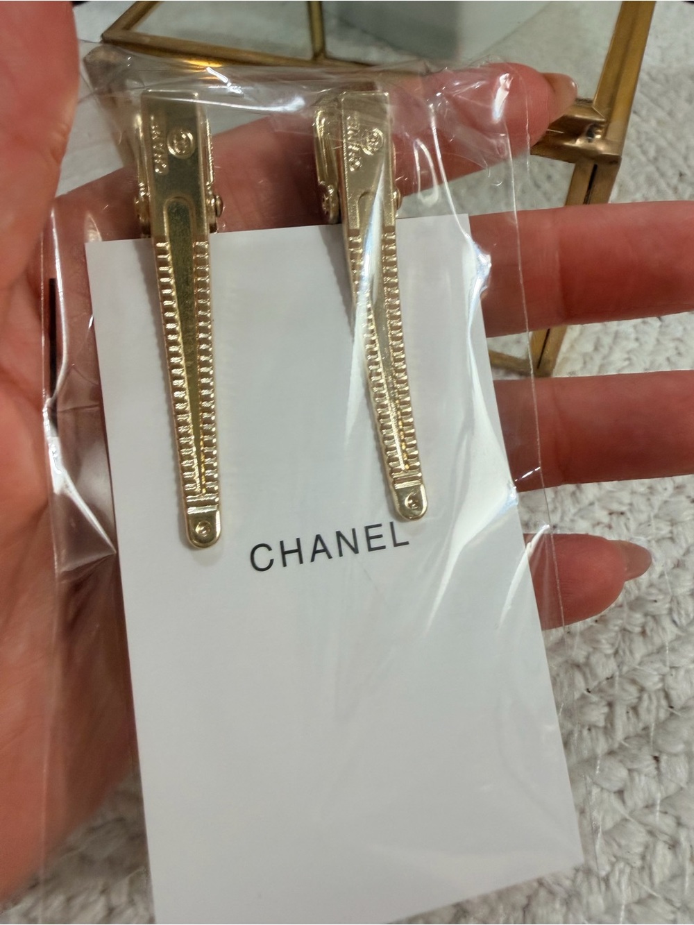 Compliments of CHANEL - 2 Gold Rhinestone Metal Hair Clips - New in bag - Picture 10 of 11